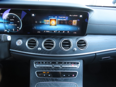 Mercedes-Benz E - 2021
