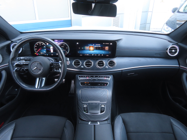 Mercedes-Benz E - 2021