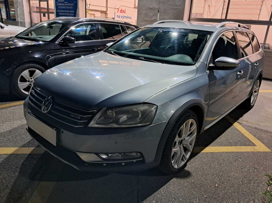 Volkswagen Passat - 2013