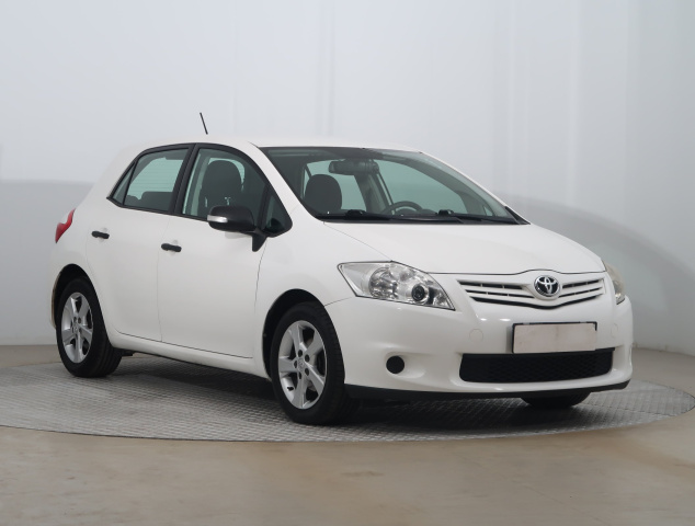 Toyota Auris 2011