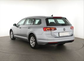 Volkswagen Passat - 2022