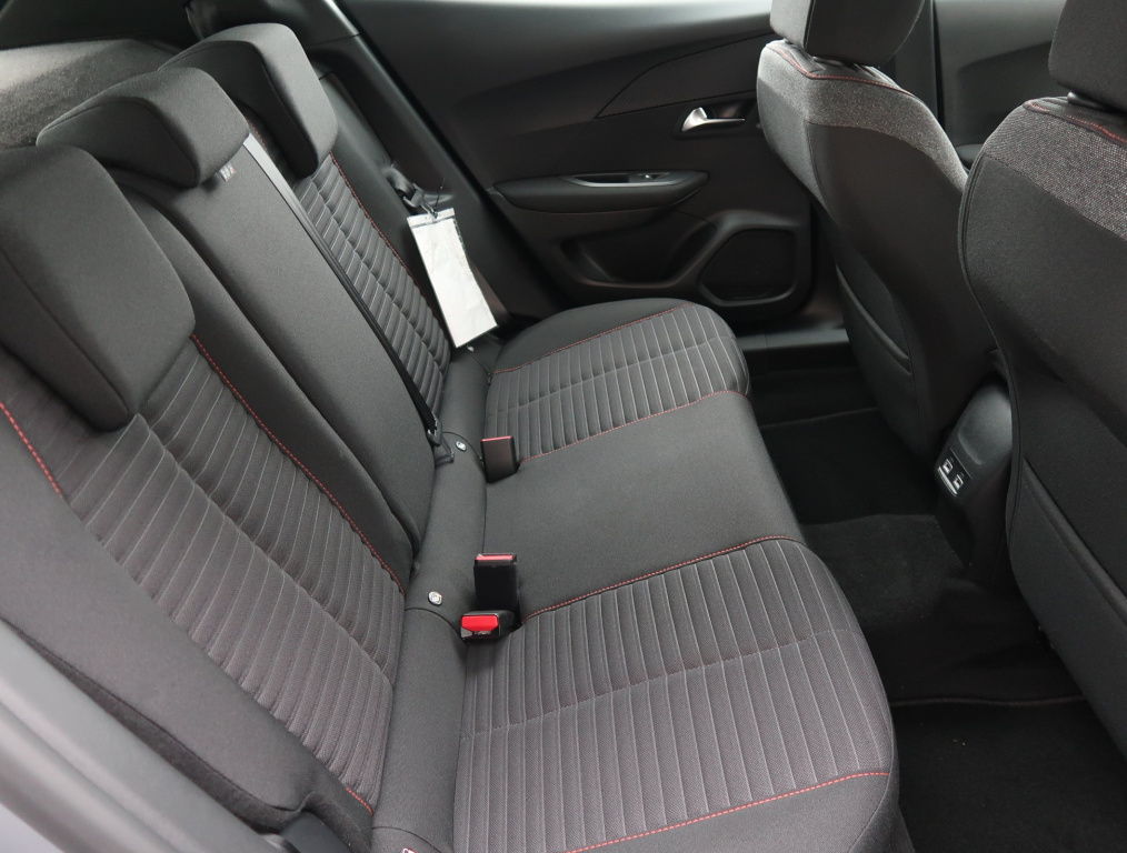 Peugeot e-2008