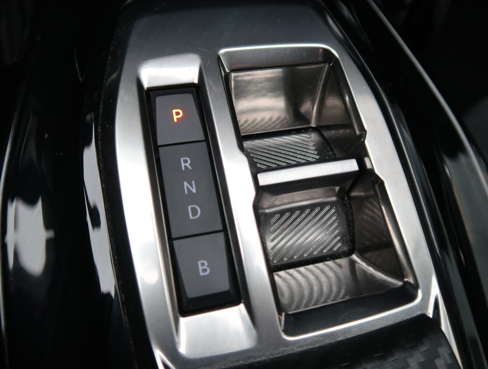 Peugeot e-2008 - 2022