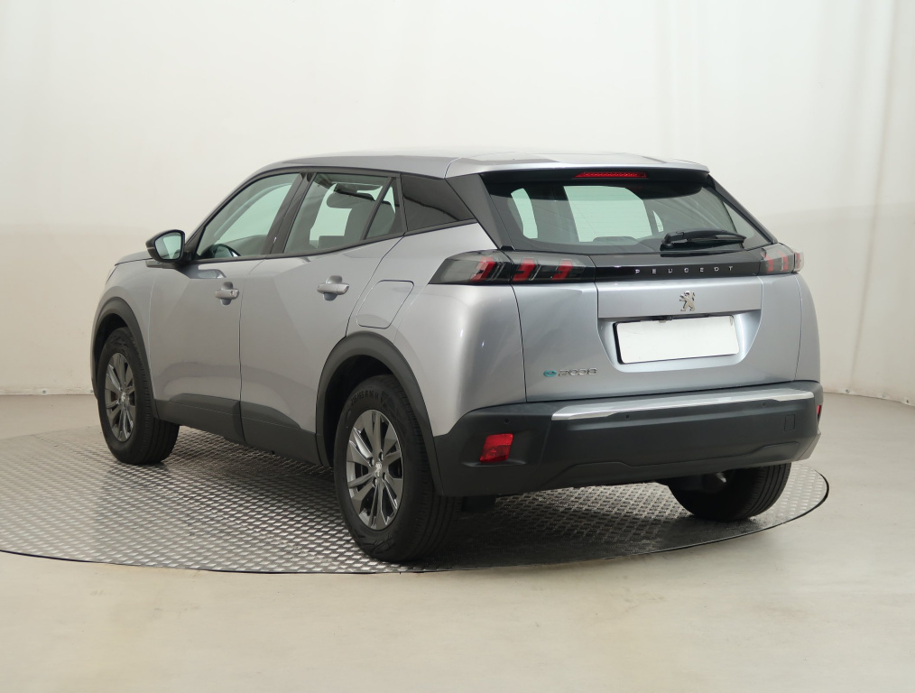 Peugeot e-2008