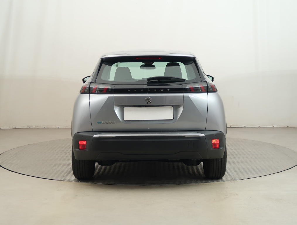 Peugeot e-2008