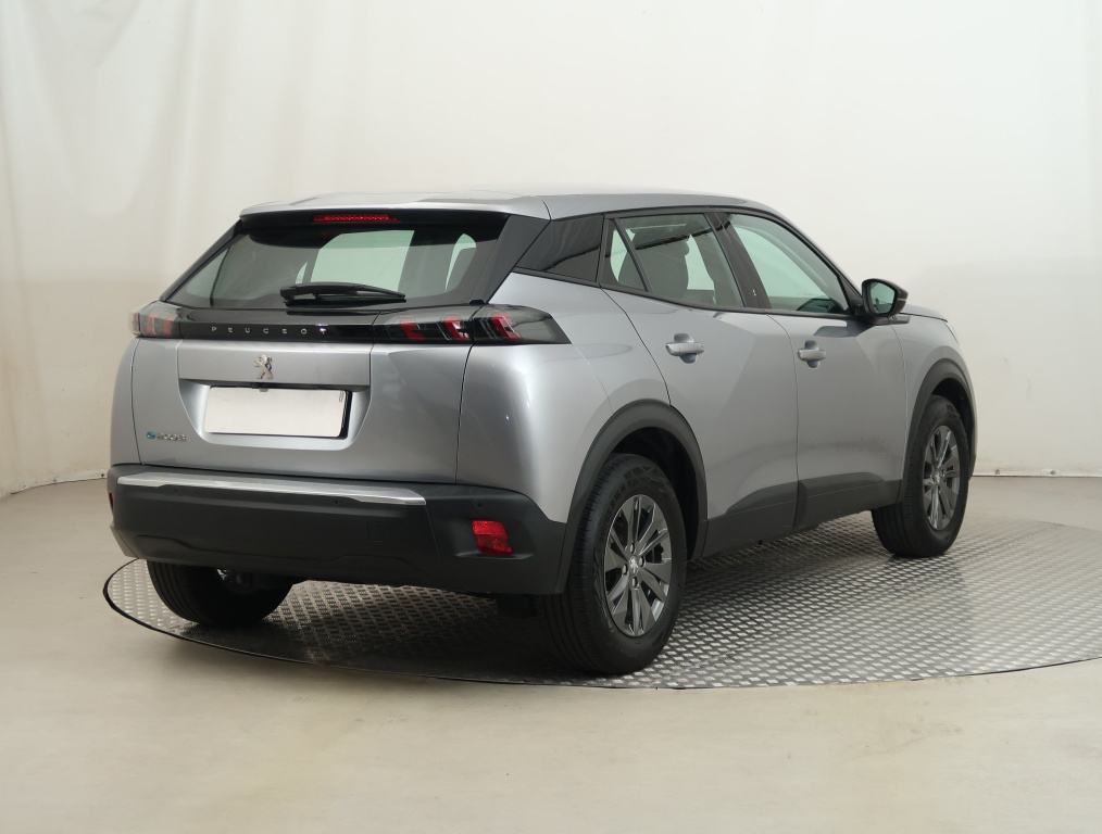 Peugeot e-2008