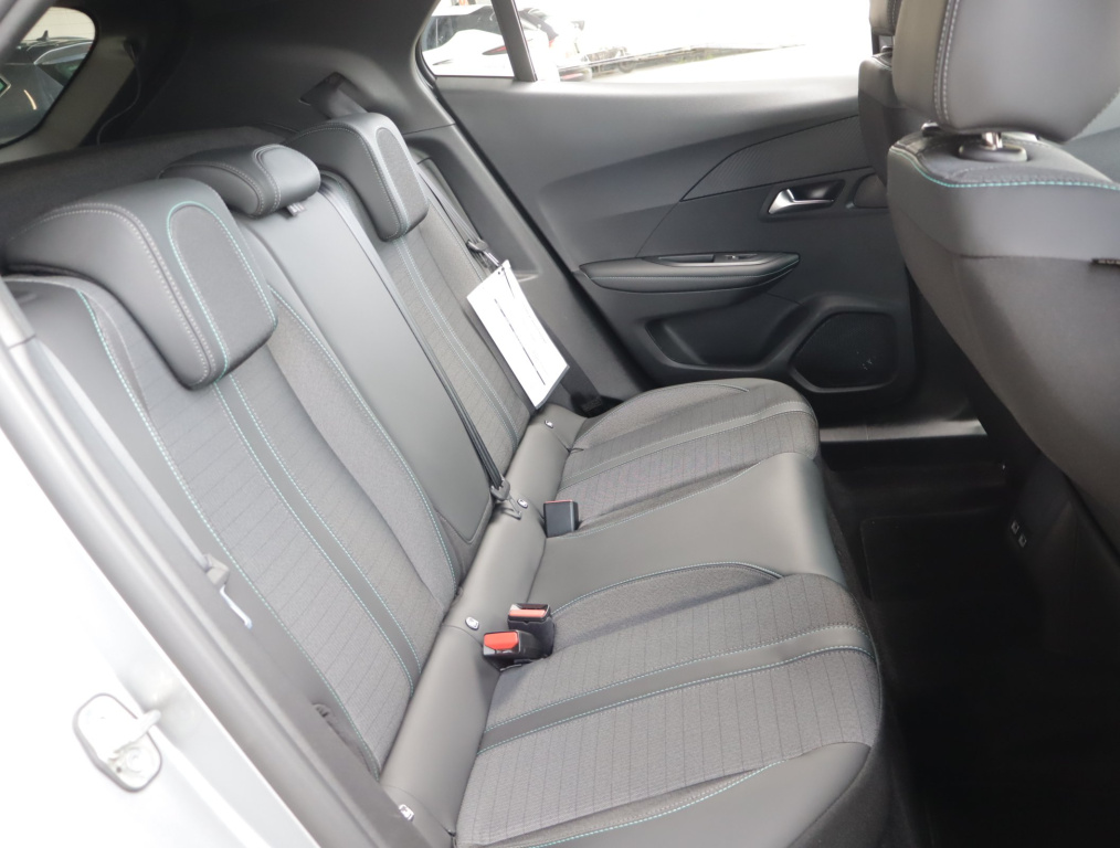 Peugeot e-2008