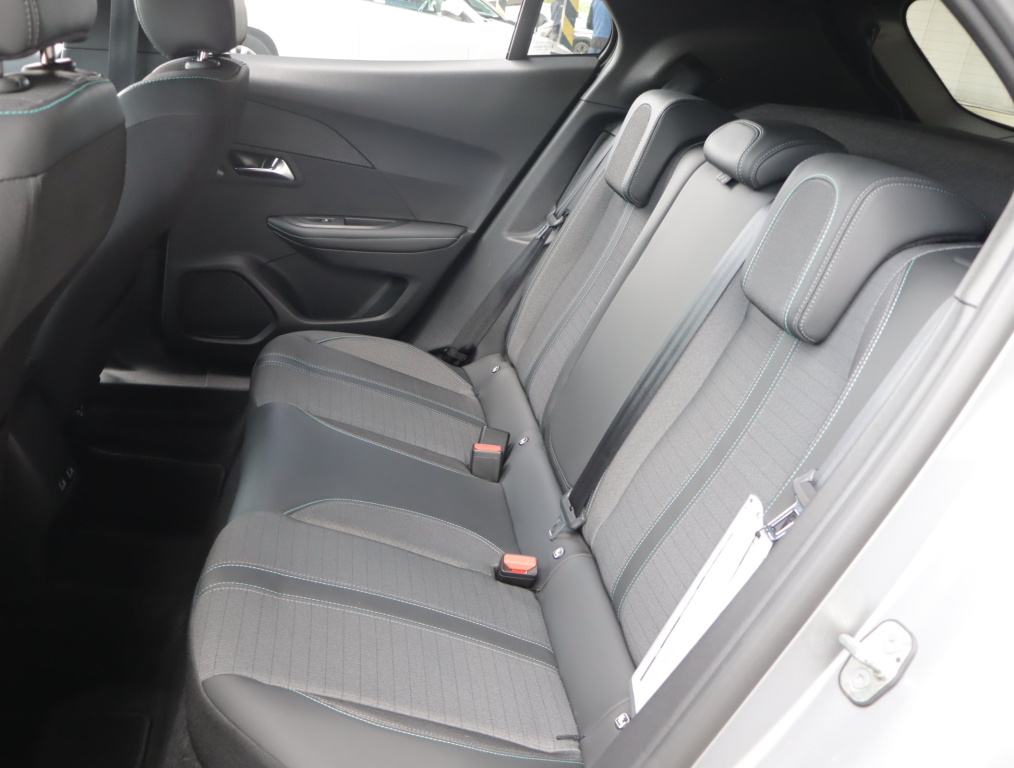 Peugeot e-2008