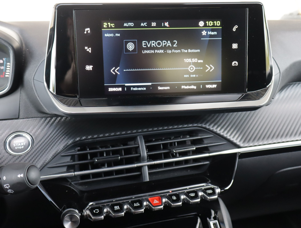 Peugeot e-2008