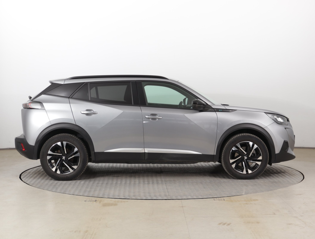 Peugeot e-2008