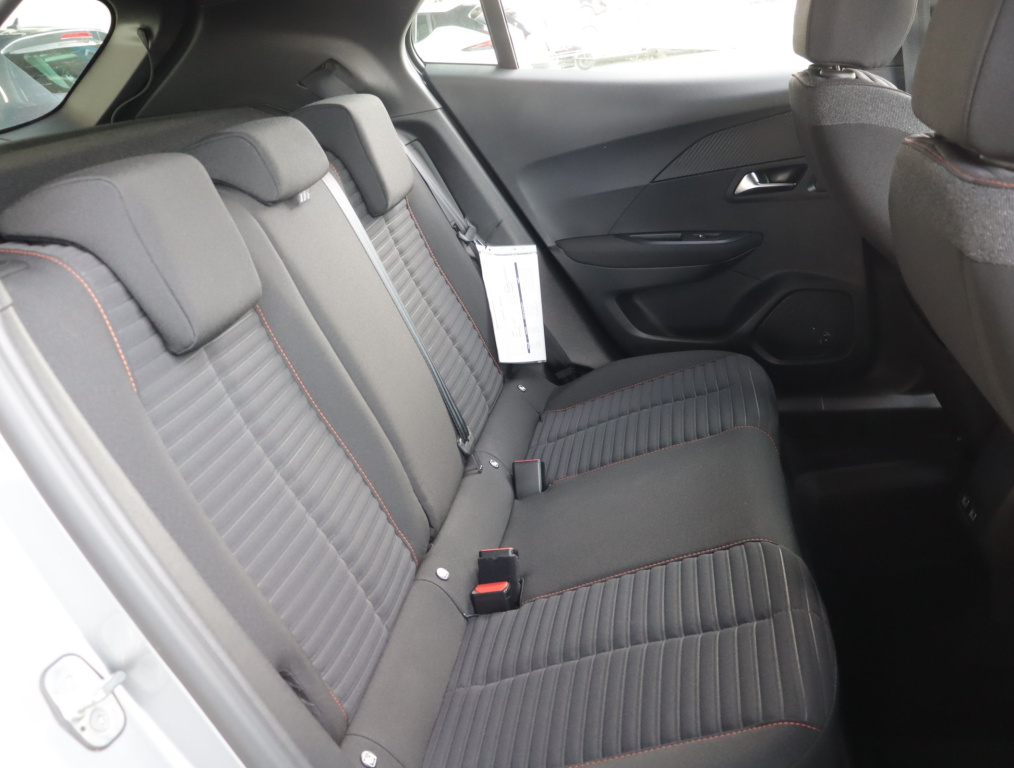 Peugeot e-2008