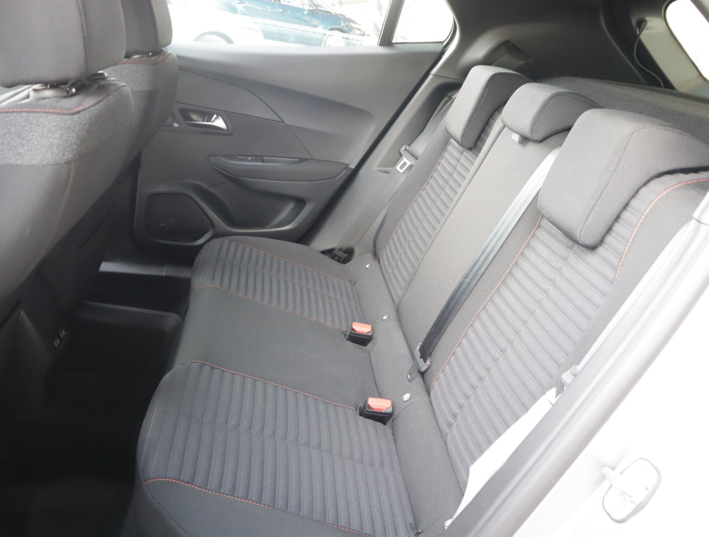 Peugeot e-2008