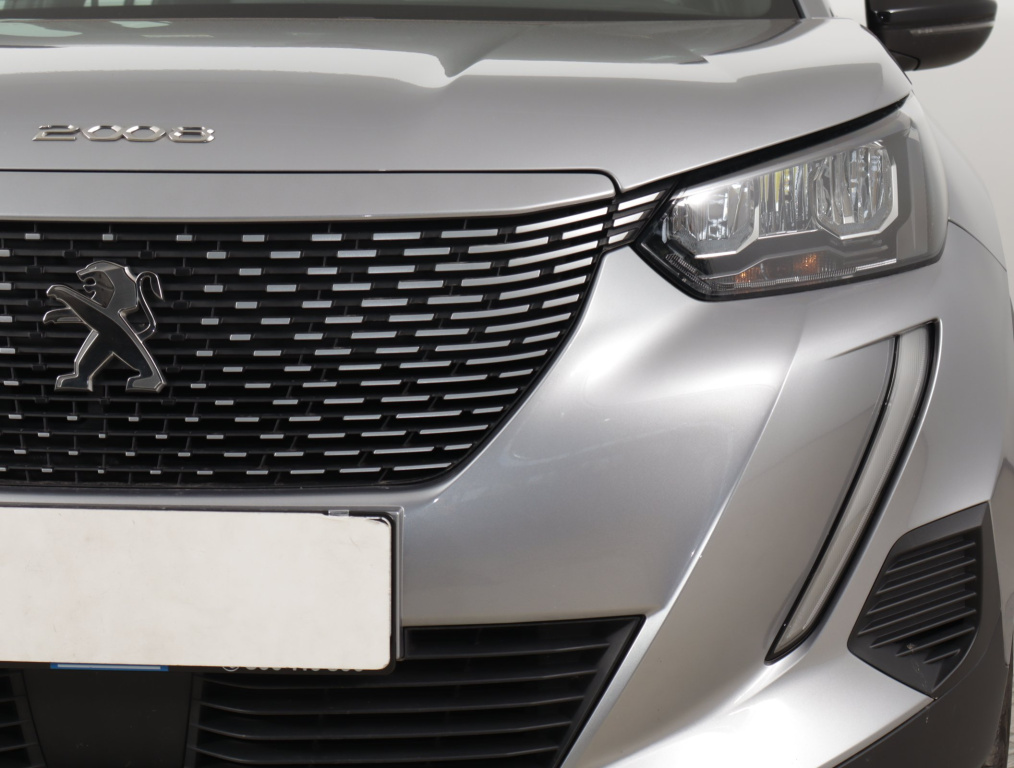 Peugeot e-2008