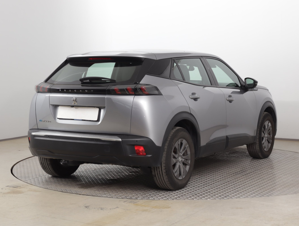 Peugeot e-2008