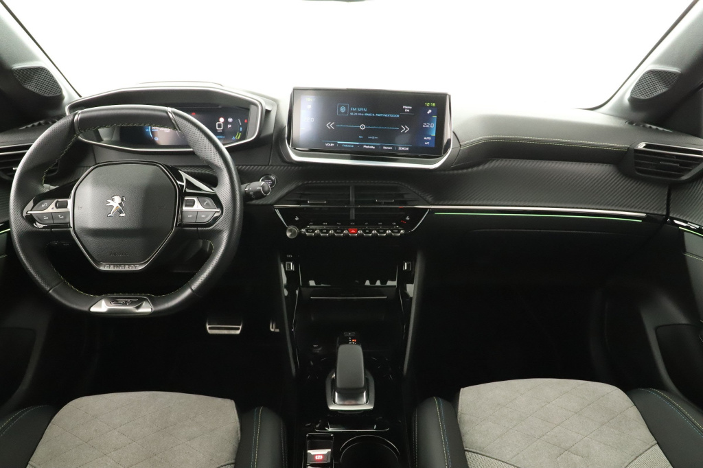 Peugeot e-208