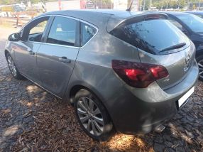 Opel Astra - 2011