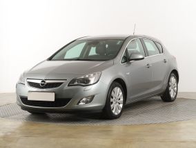 Opel Astra - 2011