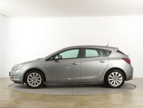 Opel Astra - 2011