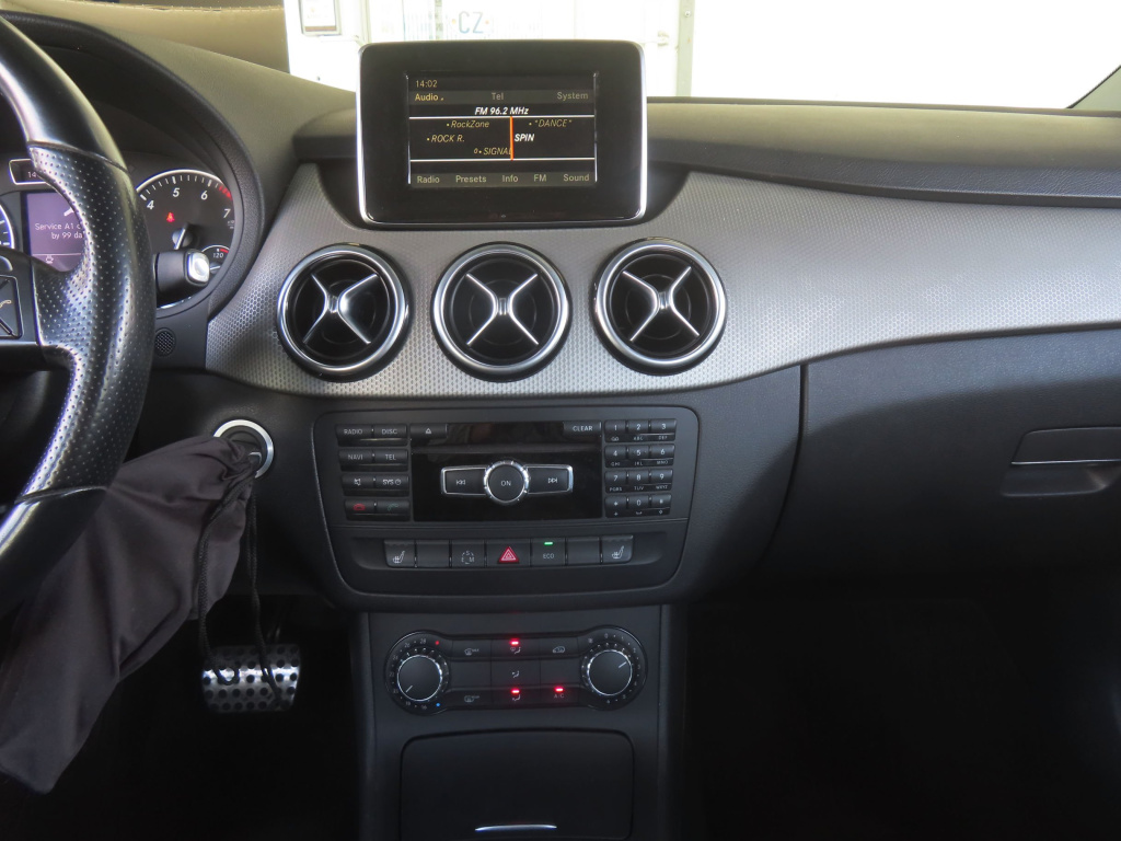 Mercedes-Benz B