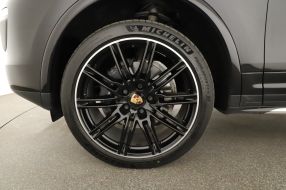 Porsche Cayenne - 2017