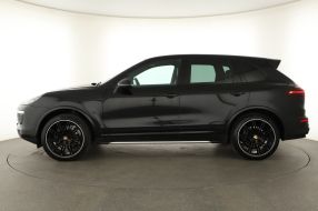 Porsche Cayenne - 2017