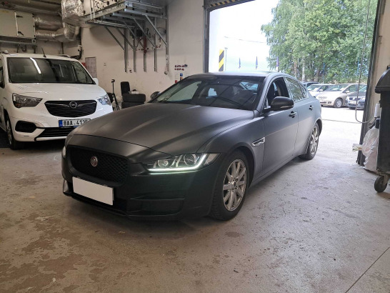 Jaguar XE