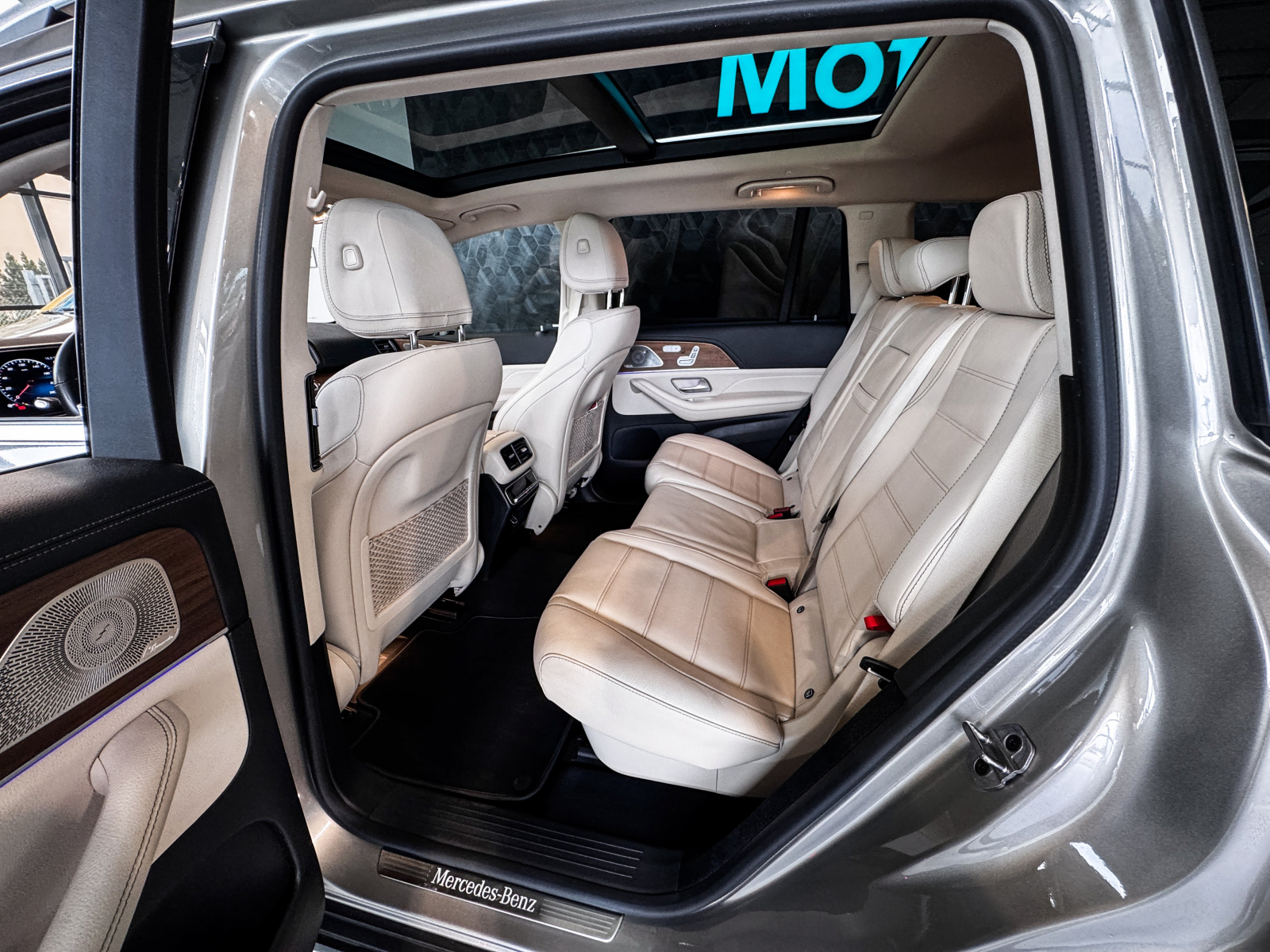 Mercedes-Benz GLS - 2021