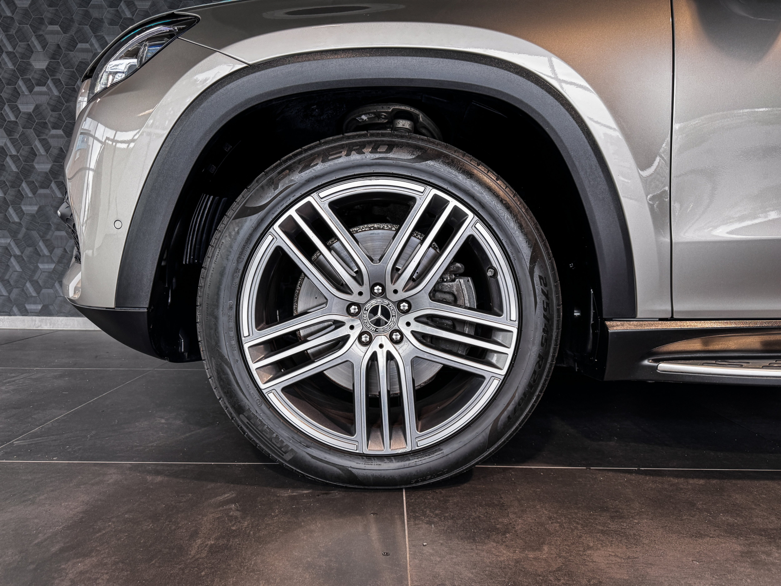 Mercedes-Benz GLS - 2021