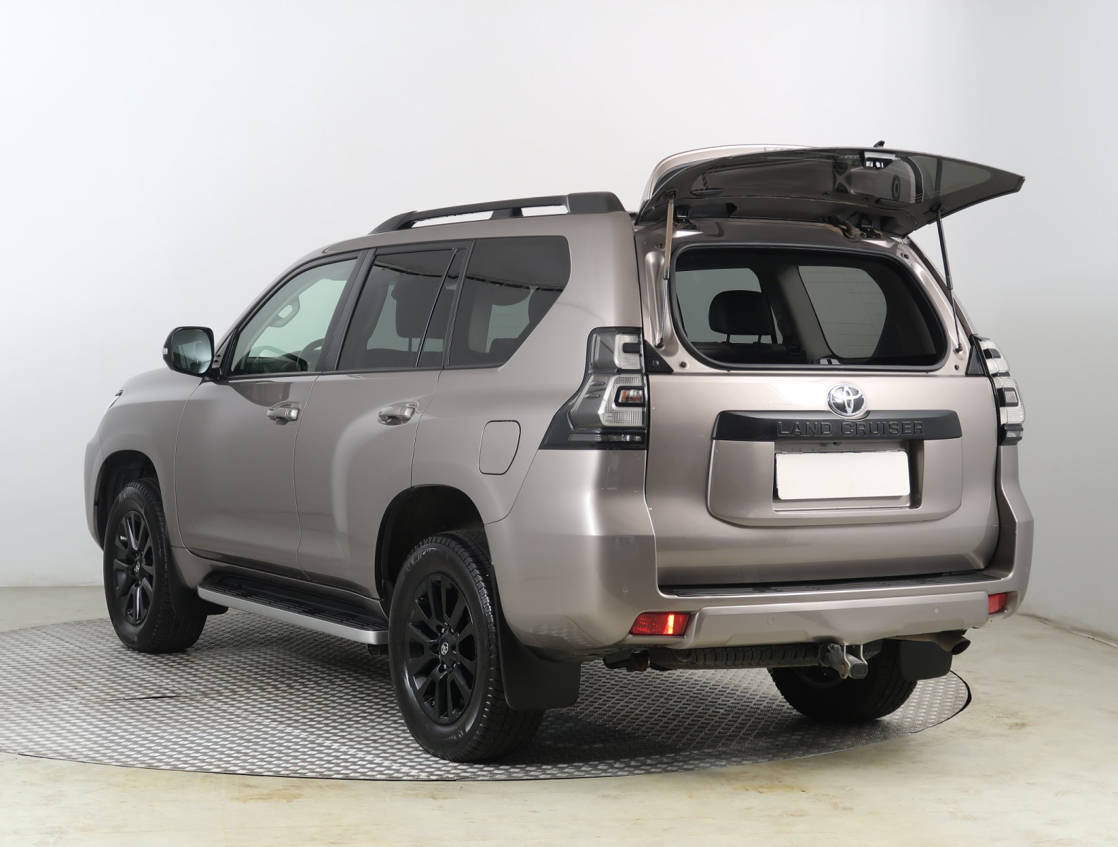 Toyota Land Cruiser - 2023