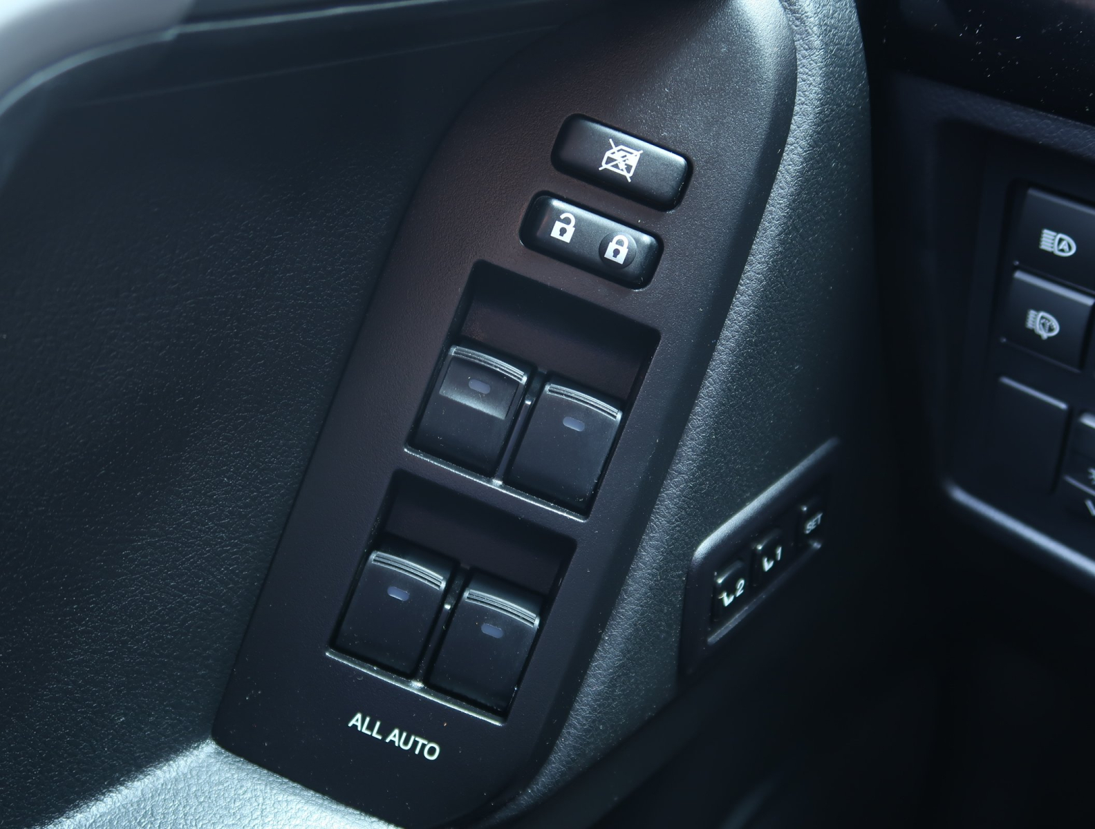 Toyota Land Cruiser - 2023