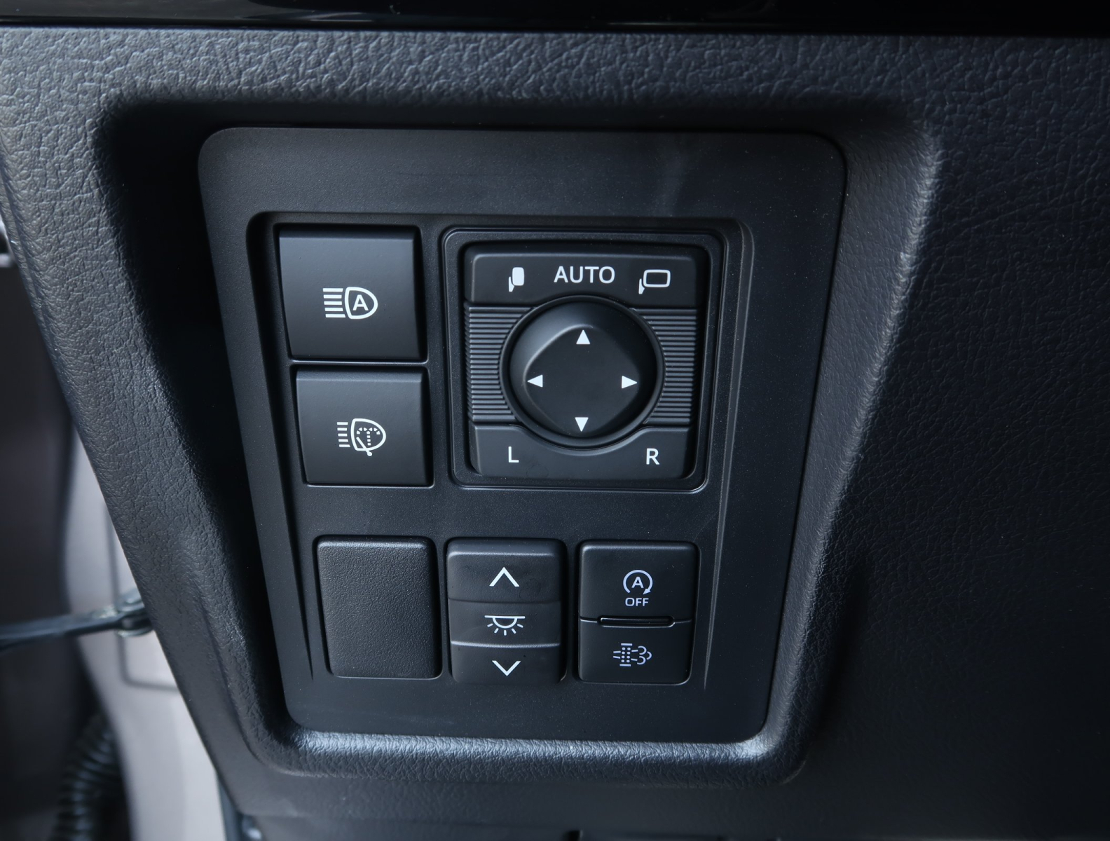Toyota Land Cruiser - 2023