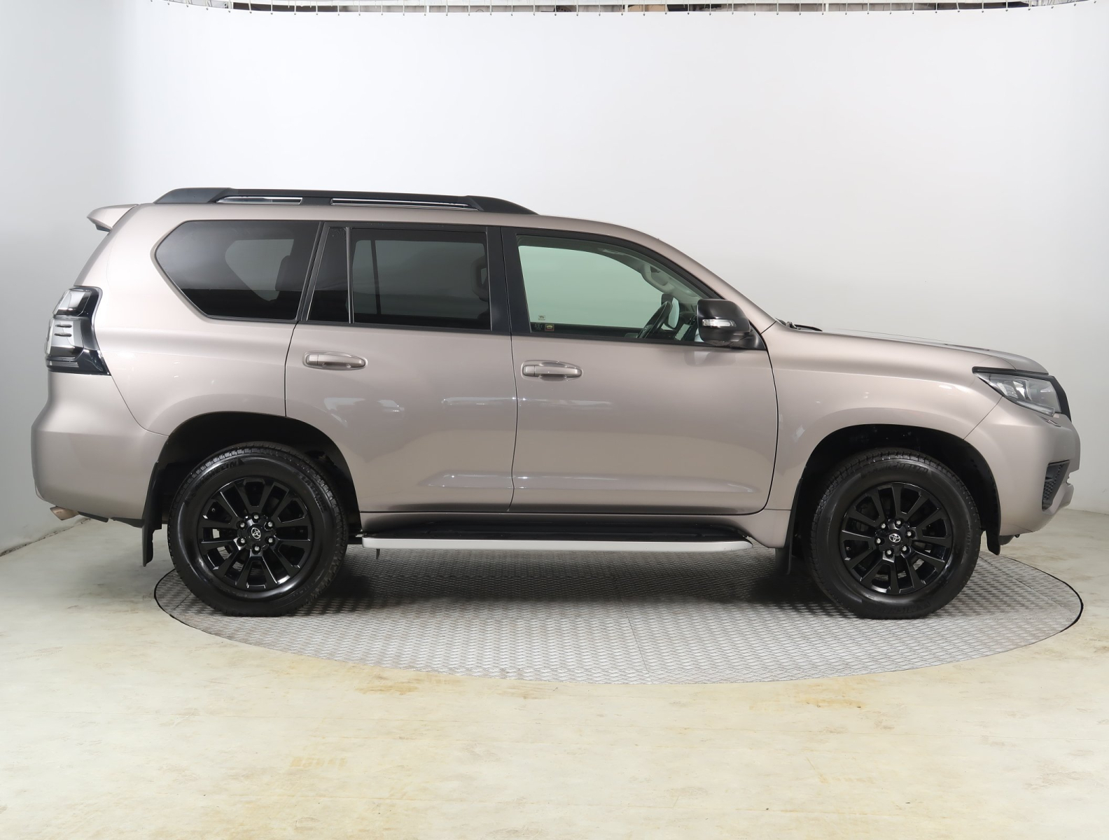 Toyota Land Cruiser - 2023