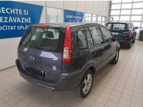 Ford Fusion - 2010