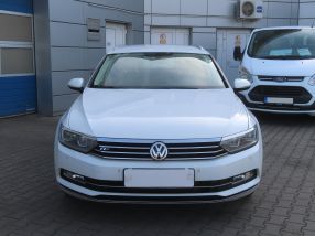 Volkswagen Passat - 2015