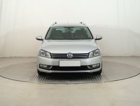 Volkswagen Passat - 2011