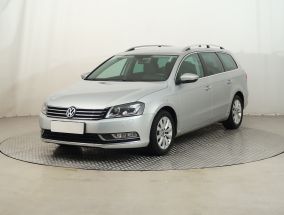 Volkswagen Passat - 2011