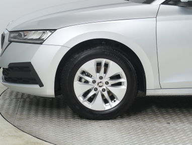 Škoda Octavia - 2023