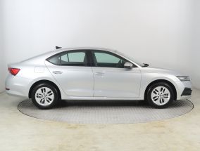 Škoda Octavia - 2023