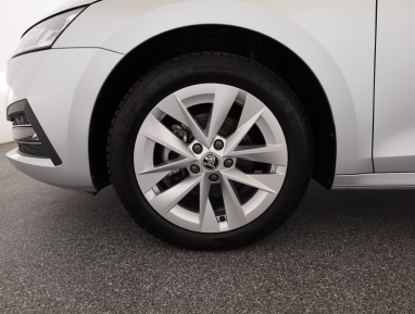 Škoda Octavia - 2023