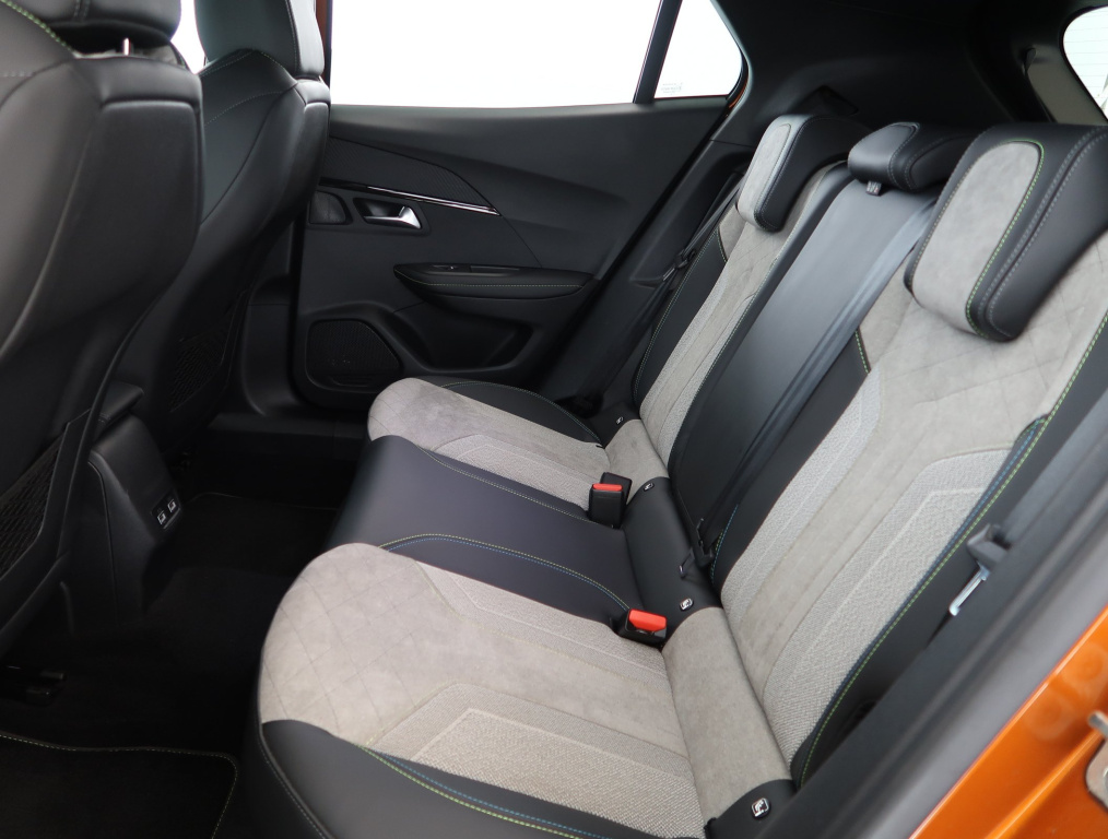 Peugeot e-2008