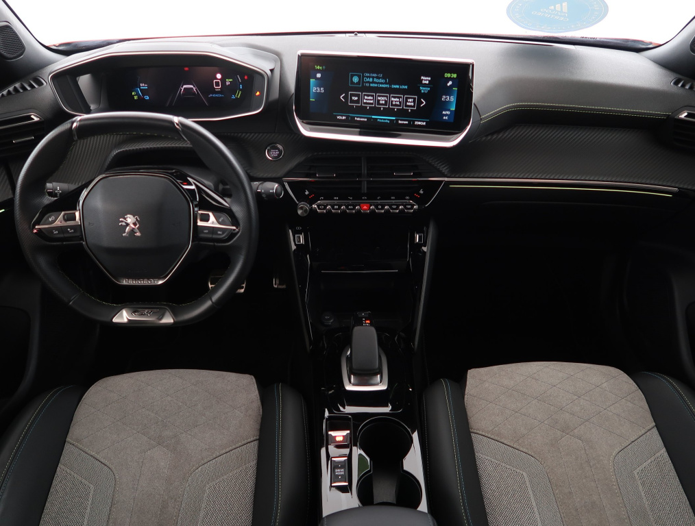 Peugeot e-2008