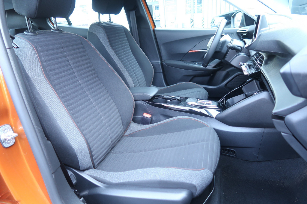 Peugeot e-2008