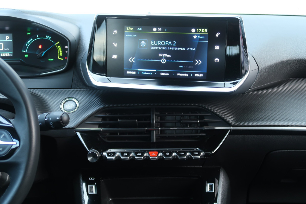 Peugeot e-2008