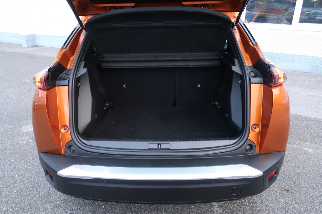 Peugeot e-2008