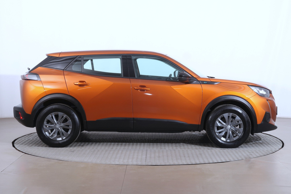 Peugeot e-2008