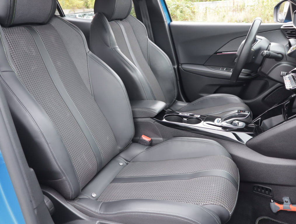 Peugeot e-2008