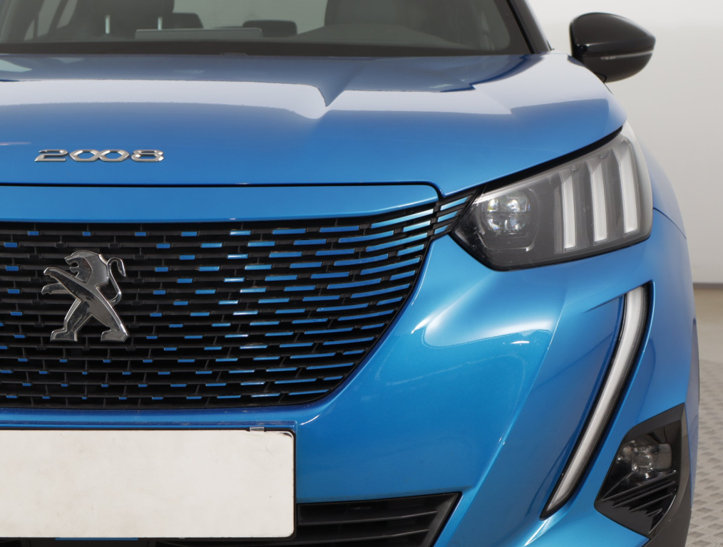 Peugeot e-2008