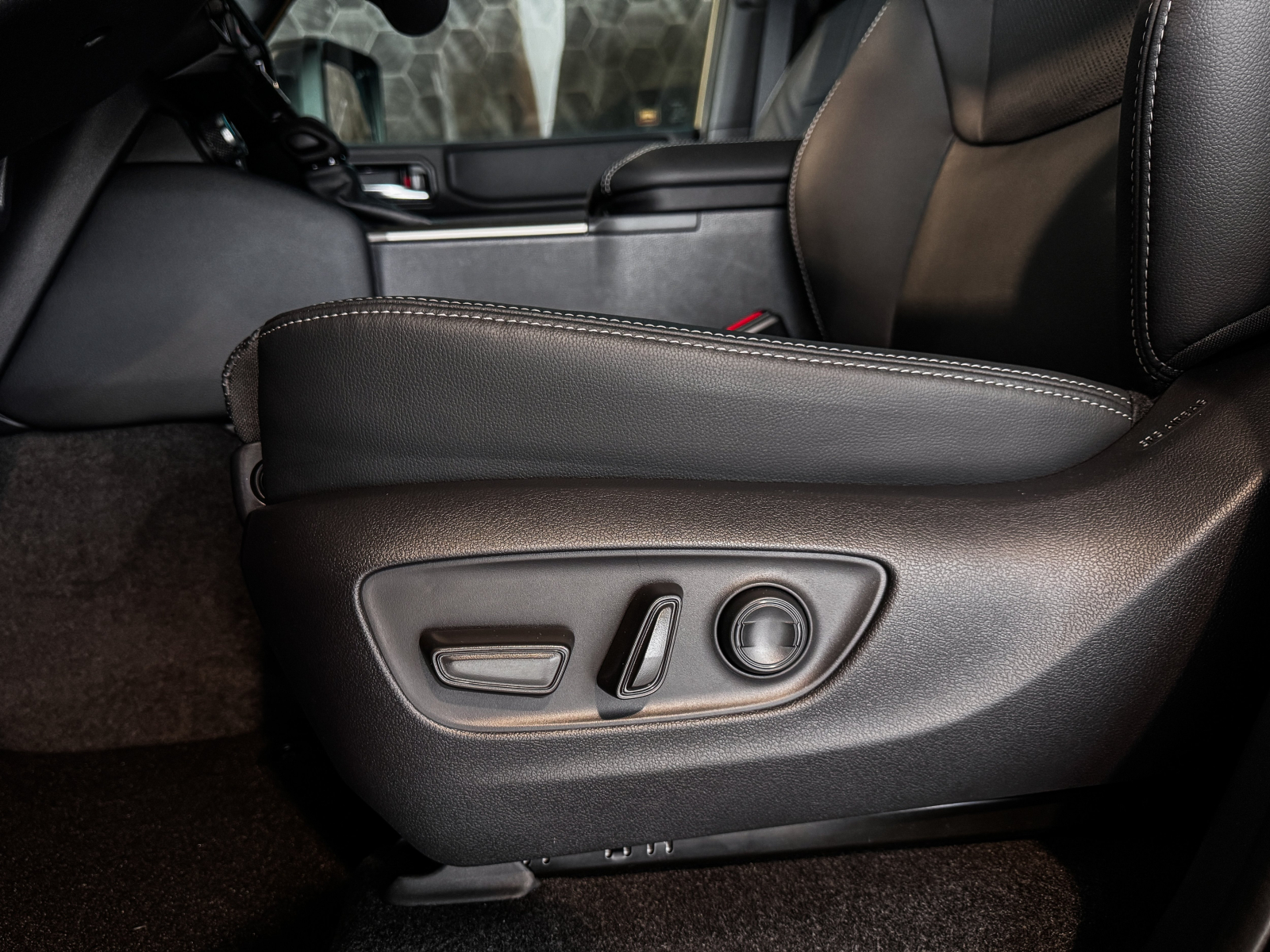 Toyota Land Cruiser - 2025