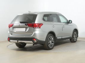 Mitsubishi Outlander - 2018