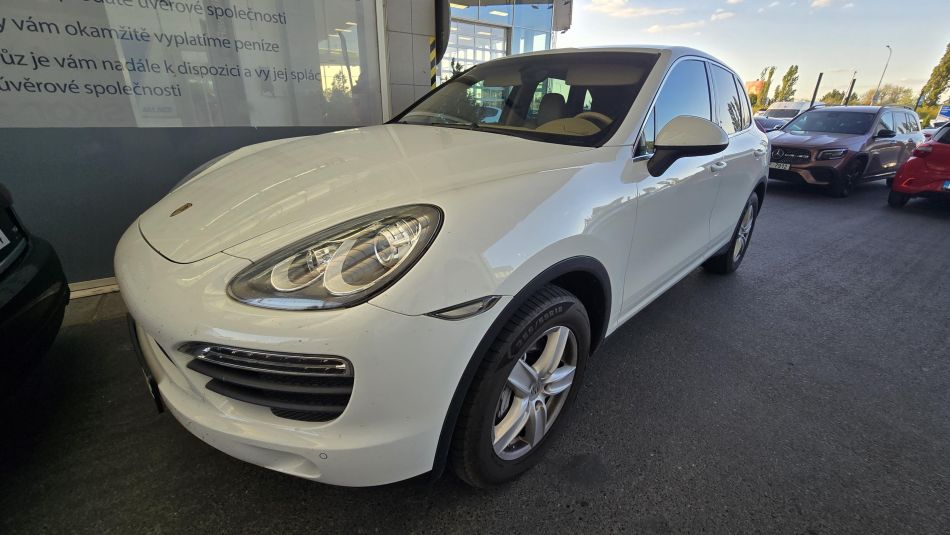 Porsche Cayenne - 2012
